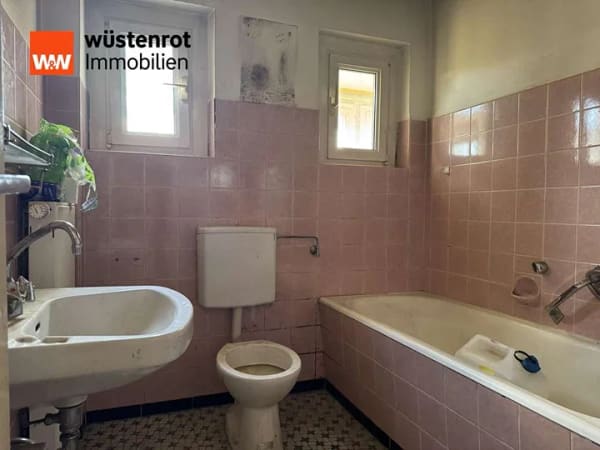 Immobilie in Balingen - 832 m² Grundstück treffen auf 153 m² Wohnfläche – ein Zuhause mit Potenzial - Bild 3
