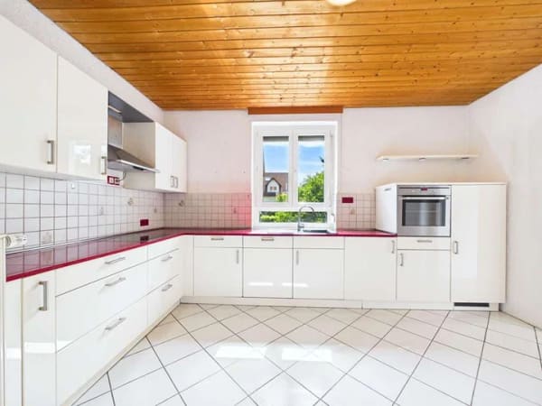 Immobilie in Radolfzell am Bodensee - Bezugsfreie Altbauwohnung mit Charme und praktischen Extras - Bild 3