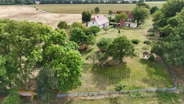 Immobilie in Lenzen (Elbe) - Absolute Alleinlage mit Blick auf die Löcknitz! Charmantes Anwesen in naturnaher Umgebung - Bild 2