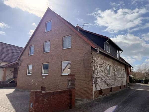 Immobilie in Harsum - 2 Häuser in Harsum: Wohnhaus mit Büro und Halle plus vermietetes 6-Familienhaus  - Bild 2