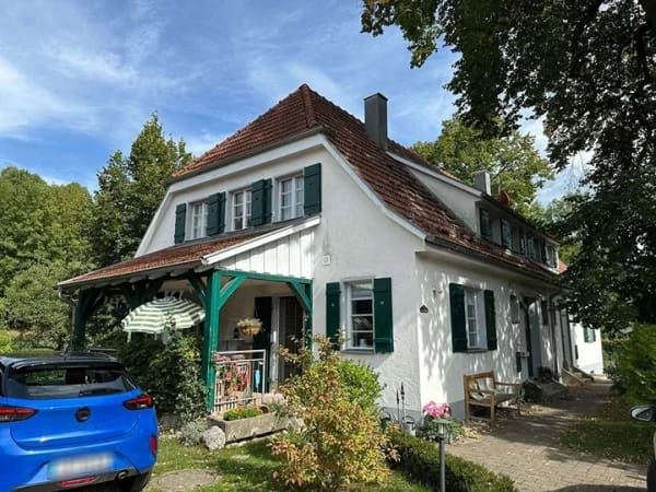 Immobilie in Lenningen - Stilvolle denkmalgeschützte Doppelhaushälfte mit separatem Gartengrundstück  - Bild 0