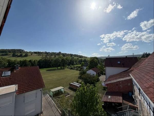 Immobilie in Berglen - Ihr neues Zuhause? Charmante 4 Zimmer Maisonette Wohnung im Herzen von Oppelsbohm! - Bild 2