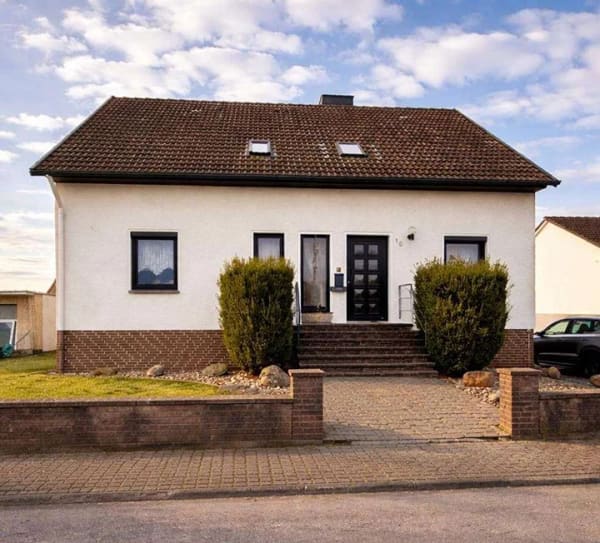 Immobilie in Salzhemmendorf - Einfamilienhaus in Salzhemmendorf-Wallensen auf großzügigem Grundstück - Bild 0