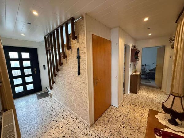 Immobilie in Salzhemmendorf - Einfamilienhaus in Salzhemmendorf-Wallensen auf großzügigem Grundstück - Bild 1