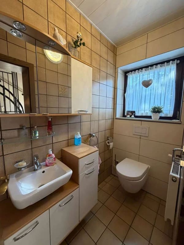 Immobilie in Gronau - Viel Platz zum Wohlfühlen: Einfamilienhaus mit großem Garten, Kaminofen und Partyhütte in Gronau - Bild 2