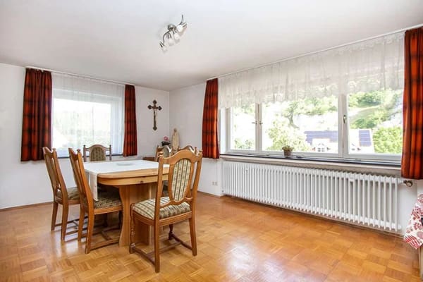 Immobilie in Sigmaringen - Idyllischen Donautal - großes Wohnhaus mit Nebengebäude • ca. 3.325 m² Grundstück - Bild 1