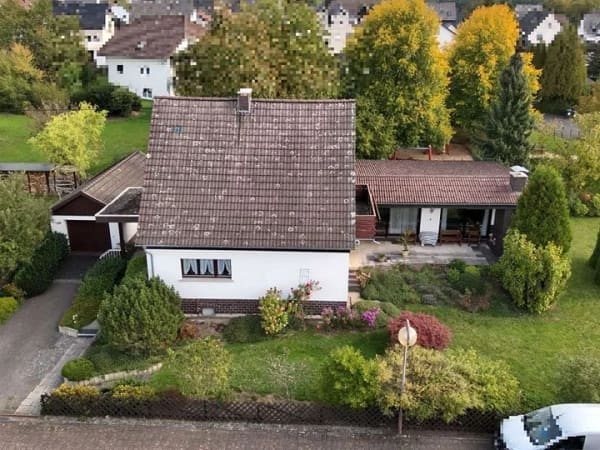 Immobilie in Marienrachdorf - Viel Raum für neue Wohnideen – Einfamilienhaus mit gepflegtem Garten in ruhiger Lage - Bild 2