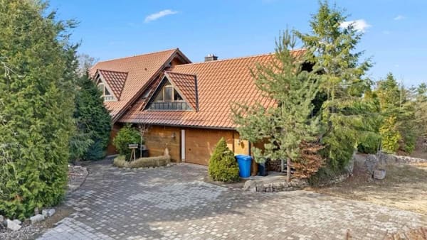 Immobilie in Schnabelwaid - Einzigartiges Grundstück! Großzügiges Einfamilienhaus in Blockbohlenbauweise mit ELW - Bild 2