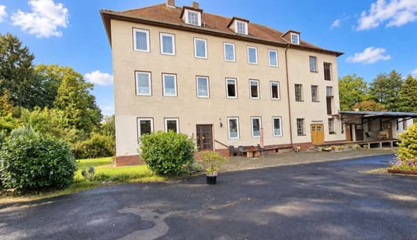 Immobilie in Wehretal - Sanierungsbedürftige Historische Mehrfamilienhäuser mit einem Mühlenbetrieb und weitläufige Gartengr - Bild 2