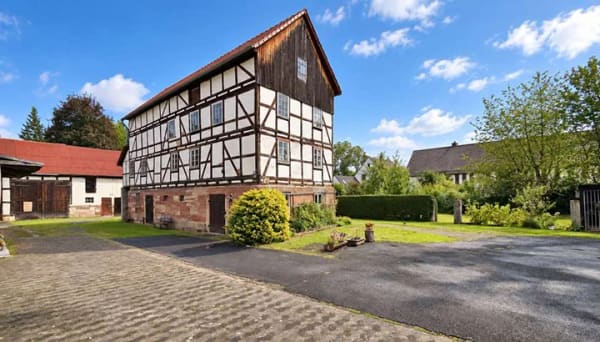 Immobilie in Wehretal - Sanierungsbedürftige Historische Mehrfamilienhäuser mit einem Mühlenbetrieb und weitläufige Gartengr - Bild 3