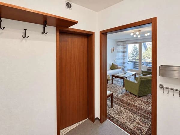 Immobilie in Dobel - Wohnen, wo andere Urlaub machen – kompakte Wohnung mit Balkon & Grünblick in Dobel - Bild 2