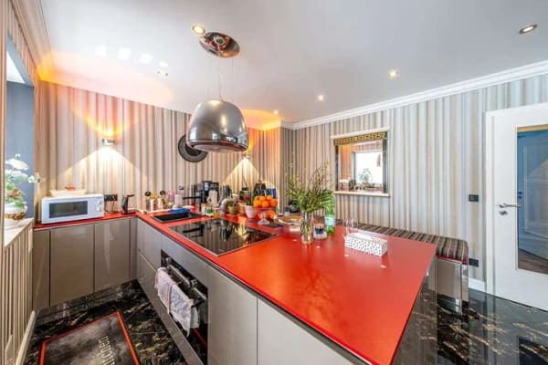 Immobilie in Anzing - 325 m² Wohnfläche, 3 Wohneinheiten & großes Grundstück – vielseitig nutzbares Mehrfamilienhaus - Bild 2