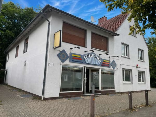 Immobilie in Quakenbrück - Zentral gelegene Gewerbeimmobilie mit zwei Wohneinheiten inkl. attraktivem Entwicklungspotenzial - Bild 2