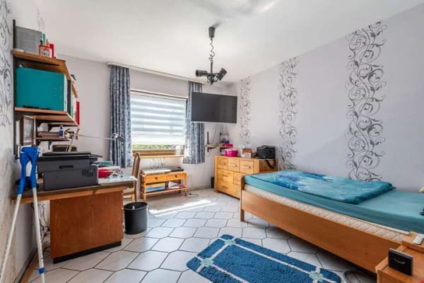 Immobilie in Rühen - Familienglück mit Wintergarten: Gepflegtes Haus mit Einliegerwohnung und vielseitigen Möglichkeiten. - Bild 4