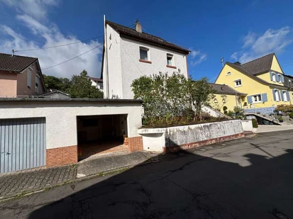 Immobilie in Idar-Oberstein - Großzügiges Familienhaus mit 6 Zimmern, Garten und Terrasse in beliebter Wohnlage von Idar-Oberstein - Bild 1