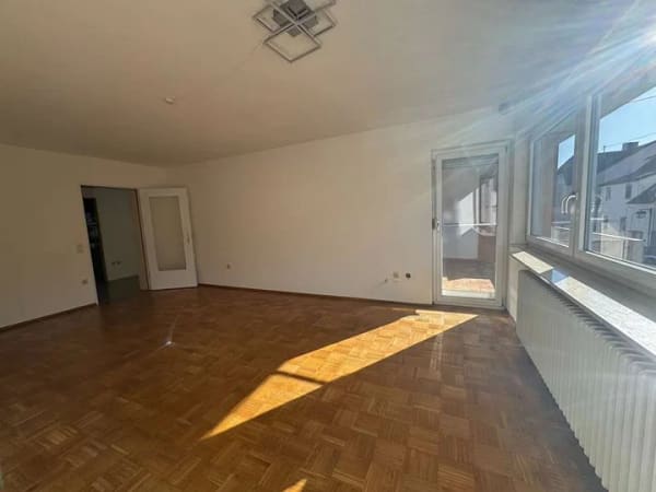 Immobilie in Schwaigern - VBU Immobilien - Helle 3-Zimmer-Wohnung mit Balkon – zentral gelegen in Schwaigern - Bild 1