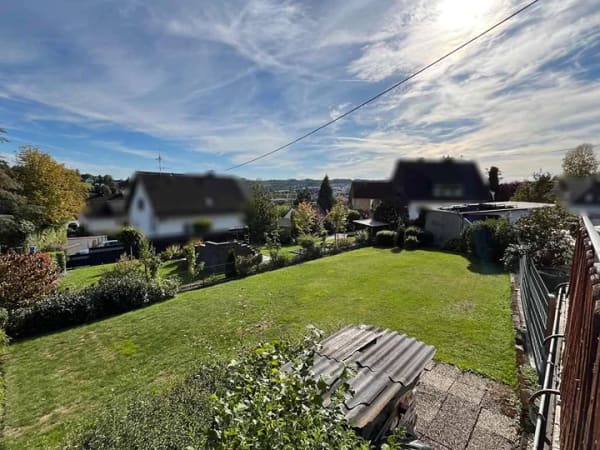 Immobilie in Puderbach - Gepflegte Doppelhaushälfte mit großem Garten und tollem Blick über Puderbach! - Bild 3
