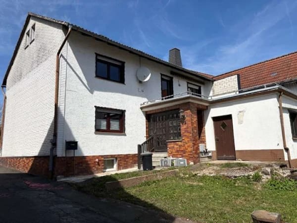 Immobilie in Grebenhain - Einfamilienhaus mit Potential in ruhiger und ländlicher Umgebung - OT Herchenhain - Bild 0