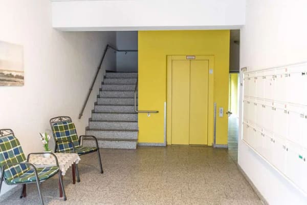 Immobilie in Dießen am Ammersee - Charmante 2-ZKB-Dachgeschosswohnung – mit Wintergarten, Aufzug und Kellerabteil - Bild 2