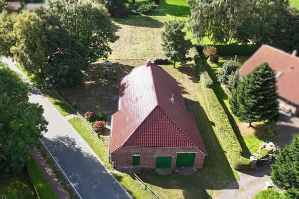 Immobilie in Utarp - Viel Platz für Ihre Ideen - Landhaus mit Potenzial in Utarp - Bild 2