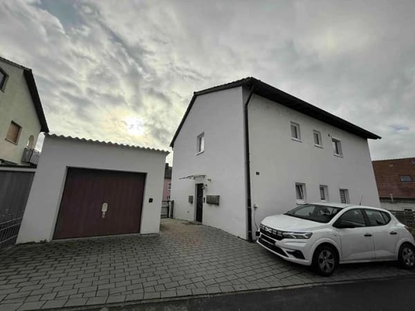 Immobilie in Neckarwestheim - Mehrfam.haus m. großem Grundstück (3 Whg), ideal als Mehrgen.haus, Eigennutzer, Kapitalanl. - Bild 0
