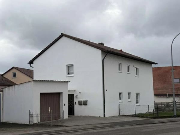 Immobilie in Neckarwestheim - Mehrfam.haus m. großem Grundstück (3 Whg), ideal als Mehrgen.haus, Eigennutzer, Kapitalanl. - Bild 1