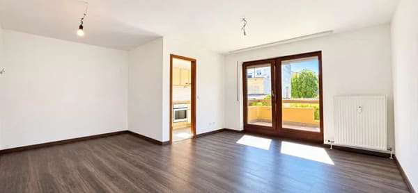 Immobilie in Pforzheim - Sofort einziehen oder vermieten! Renoviertes 1-Zimmer-Apartment mit Balkon, EBK & Aufzug - Bild 0