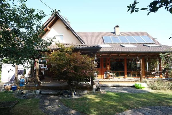 Immobilie in Mertingen - Viel Platz unter einem Dach – Zweifamilienhaus mit Wintergarten und großzügiger Terrasse - Bild 1