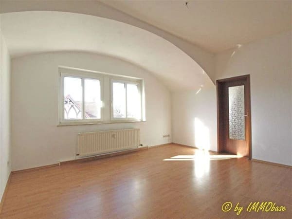 Immobilie in Frankenberg/Sachsen - Charmante Dachgeschosswohnung mit Stellplatz - FREI! - Bild 3