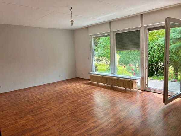 Immobilie in Uetze - Platz für Ideen und Familie – renovierungsbedürftiges Haus mit Vollkeller und Garage -Provisionsfrei - Bild 3