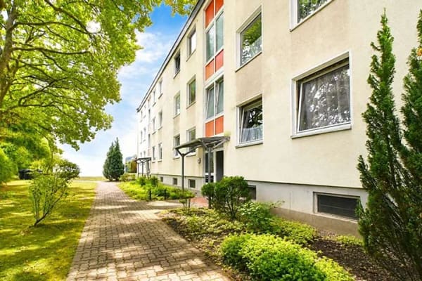Immobilie in Norderstedt - Vermietete 3-Zimmer-Eigentumswohnung in Norderstedt-Friedrichsgabe! - Bild 0