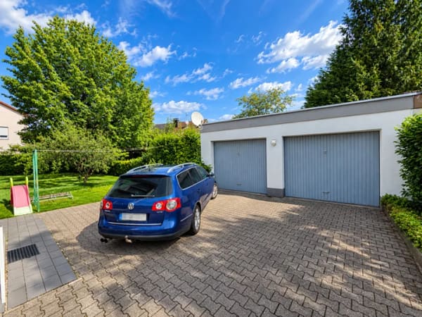 Immobilie in Elchesheim-Illingen - GUT VERMIETETE DACHGESCHOSS MIT TAGESLICHT-BADEZIMMER (DUSCHE UND WANNE) UND PKW GARAGE... - Bild 3