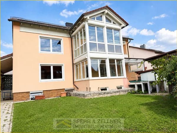 Immobilie in Ergolding - Ergolding - Gepflegtes Zweifamilienhaus in ruhiger Siedlungslage mit viel Platz für zwei Familien - Bild 1