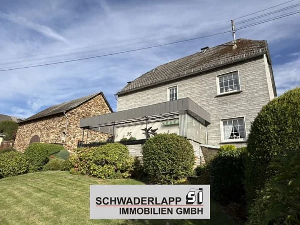 Immobilie in Simmern/Hunsrück - Einfamilienhaus mit großem Nebengebäude & Werkstatt – viel Potenzial für die ganze Familie - Bild 0