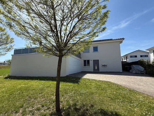 Immobilie in Volkertshausen - Wohnen mit Weitblick, Dachterrasse, Südbalkon & besonderes Wohnambiente - Bild 1