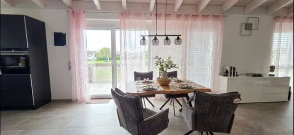 Immobilie in Volkertshausen - Wohnen mit Weitblick, Dachterrasse, Südbalkon & besonderes Wohnambiente - Bild 2