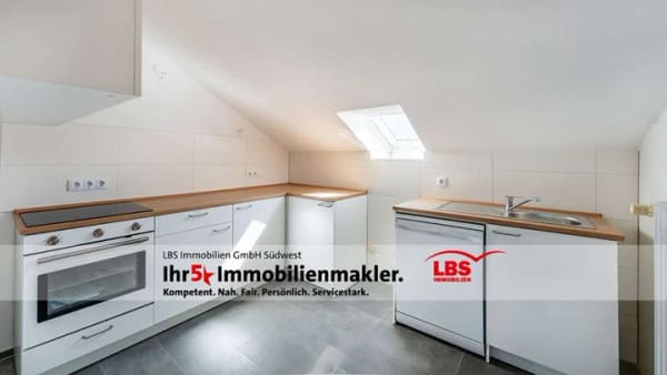 Immobilie in Rielasingen-Worblingen - Helle und modernisierte Dachgeschosswohnung in Ortsrandlage von Rielasingen! - Bild 0
