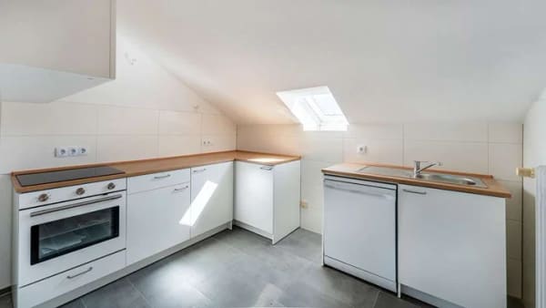 Immobilie in Rielasingen-Worblingen - Helle und modernisierte Dachgeschosswohnung in Ortsrandlage von Rielasingen! - Bild 1