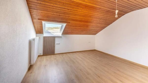 Immobilie in Rielasingen-Worblingen - Helle und modernisierte Dachgeschosswohnung in Ortsrandlage von Rielasingen! - Bild 3