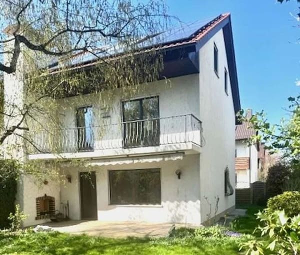 Immobilie in Puchheim - Bieterverfahren: Sonnige Doppelhaushälfte mit 6 Zimmern, Südgarten und PV-Anlage – ruhig in 2. Reihe - Bild 1