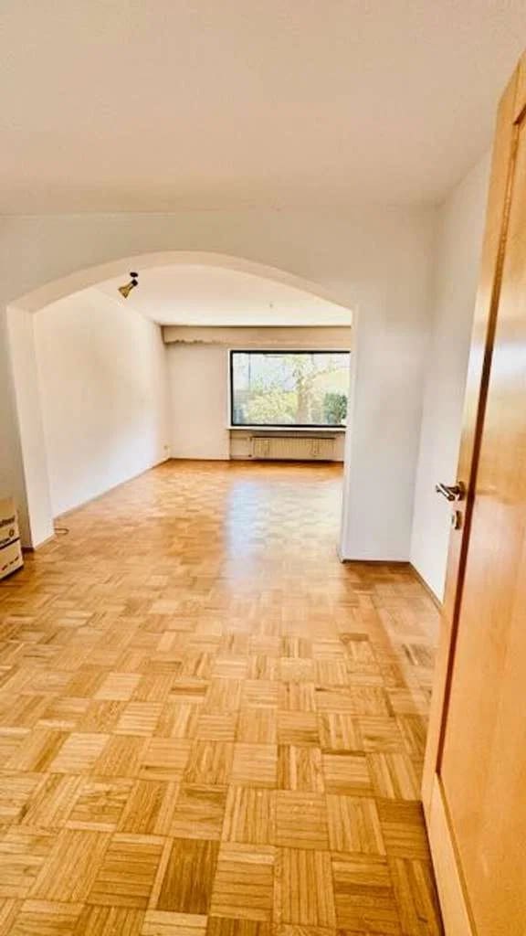 Immobilie in Puchheim - Bieterverfahren: Sonnige Doppelhaushälfte mit 6 Zimmern, Südgarten und PV-Anlage – ruhig in 2. Reihe - Bild 3