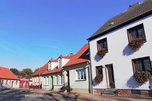 Immobilie in Heidenheim an der Brenz - Wohnhaus in ländlich geprägter Wohnlage - Bild 0