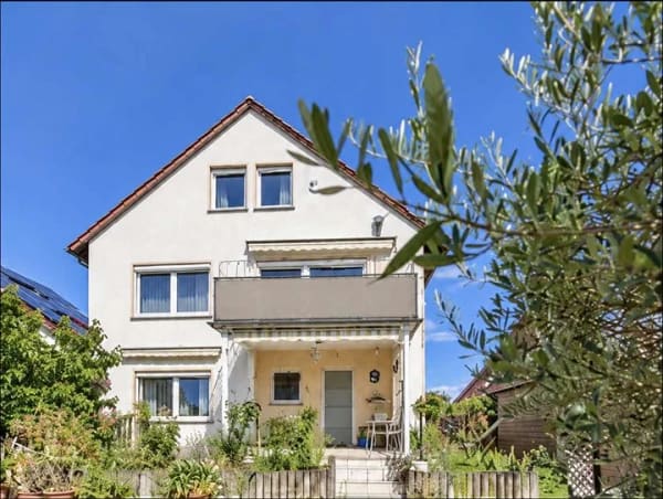 Immobilie in Stockstadt am Main - Freistehendes Zweifamilienhaus mit Garten sucht eine neue Familie - Bild 0