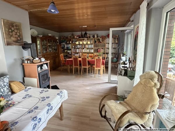 Immobilie in Dötlingen - Vielseitiges Einfamilienhaus, als Zweifamilienhaus nutzbar, mit Vollkeller & Garage in Neerstedt - Bild 3