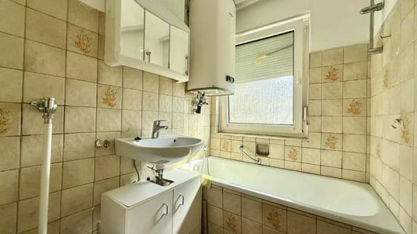 Immobilie in Oberkochen - Für Macher - 2-Zimmer-Wohnung zum selbst gestalten   - Bild 4