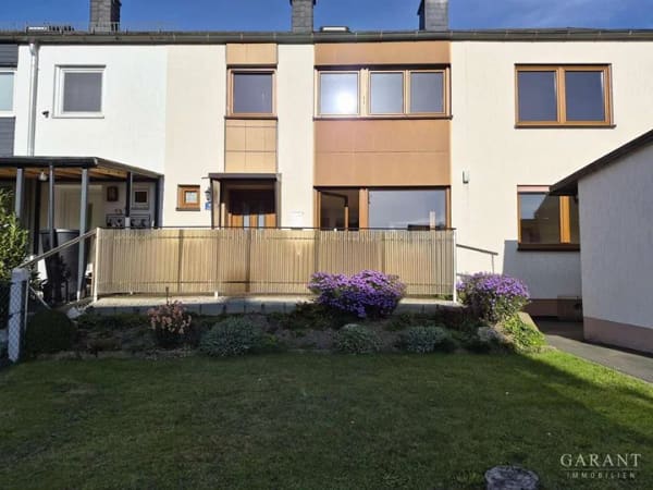 Immobilie in Kirchenlamitz - Platz für die ganze Familie - Doppelhaushälfte mit großem Garten und Weitblick - Bild 0
