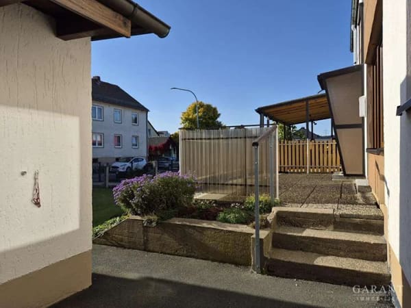 Immobilie in Kirchenlamitz - Platz für die ganze Familie - Doppelhaushälfte mit großem Garten und Weitblick - Bild 1