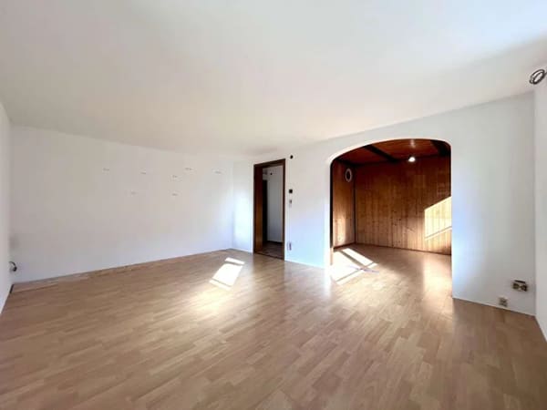 Immobilie in Deizisau - 3,5-Zimmer Wohnung im Zentrum von Deizisau mit Einbauküche, Balkon und großzügigen Stauflächen - Bild 0