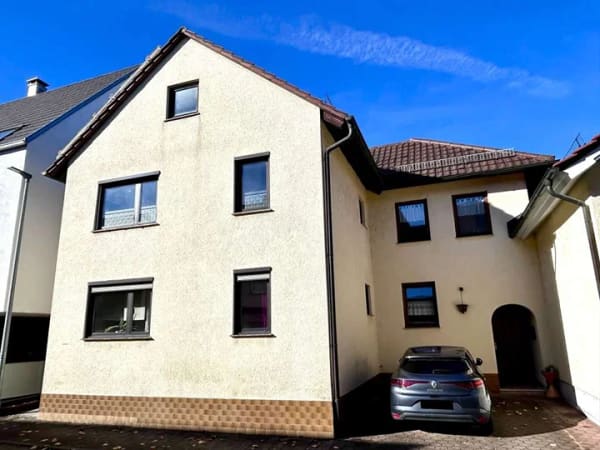 Immobilie in Deizisau - 3,5-Zimmer Wohnung im Zentrum von Deizisau mit Einbauküche, Balkon und großzügigen Stauflächen - Bild 1