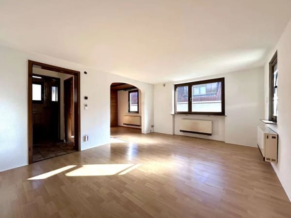 Immobilie in Deizisau - 3,5-Zimmer Wohnung im Zentrum von Deizisau mit Einbauküche, Balkon und großzügigen Stauflächen - Bild 3